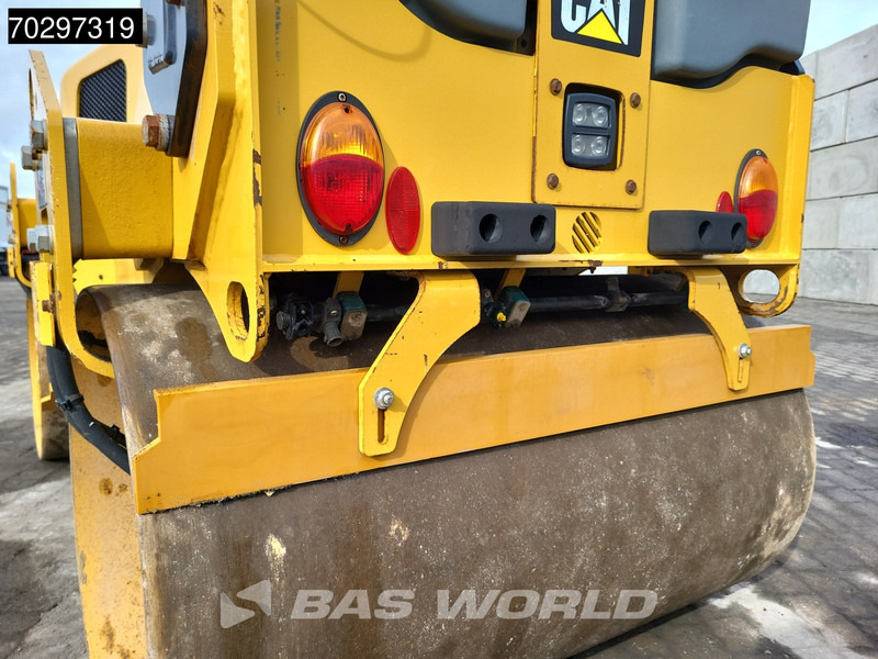 مدحلة Caterpillar CB2.7: صورة 9