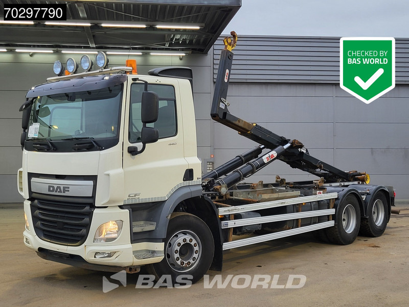 DAF CF 440 6X2 HYVA 22-60-S Hooklift Lift Axle Automatic ACC Euro 6 - شاحنة برافعة خطافية: صورة 1 DAF CF 440 6X2 HYVA 22-60-S Hooklift Lift Axle Automatic ACC Euro 6 - شاحنة برافعة خطافية: صورة 1