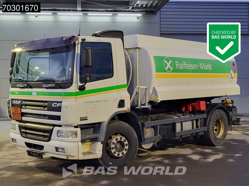 DAF CF75.310 4X2 13500 Lohr tanker 2 compartments ADR Manual Euro 3 - شاحنة صهريج: صورة 1 DAF CF75.310 4X2 13500 Lohr tanker 2 compartments ADR Manual Euro 3 - شاحنة صهريج: صورة 1