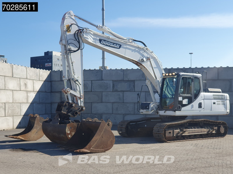 Doosan DX225 LC-3 3 BUCKETS - حفار زاحف: صورة 2 Doosan DX225 LC-3 3 BUCKETS - حفار زاحف: صورة 2