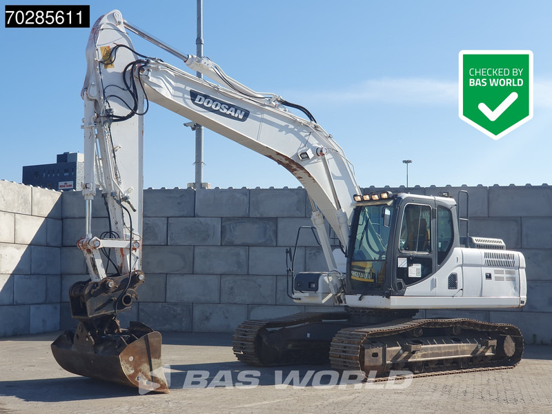 Doosan DX225 LC-3 3 BUCKETS - حفار زاحف: صورة 1 Doosan DX225 LC-3 3 BUCKETS - حفار زاحف: صورة 1