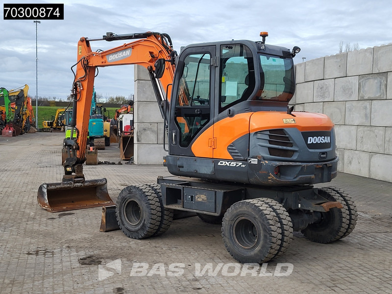 Doosan DX57 W-5 A/C - 3 Buckets - حفار ذو عجلات: صورة 5 Doosan DX57 W-5 A/C - 3 Buckets - حفار ذو عجلات: صورة 5