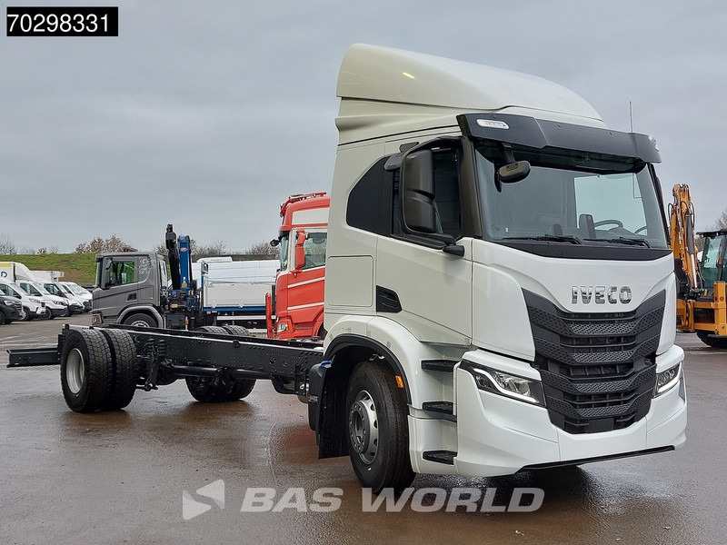 Iveco S-Way 340 4X2 NEW! Chassis ACC Led Euro 6 - شاحنة بهيكل معدني للمقصورة: صورة 3 Iveco S-Way 340 4X2 NEW! Chassis ACC Led Euro 6 - شاحنة بهيكل معدني للمقصورة: صورة 3
