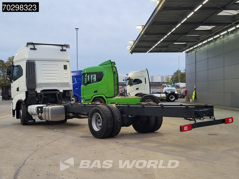 Iveco S-Way 420 4X2 NEW! Chassis, Automatic Standklima 2xTanks Euro 6 - شاحنة بهيكل معدني للمقصورة: صورة 2 Iveco S-Way 420 4X2 NEW! Chassis, Automatic Standklima 2xTanks Euro 6 - شاحنة بهيكل معدني للمقصورة: صورة 2