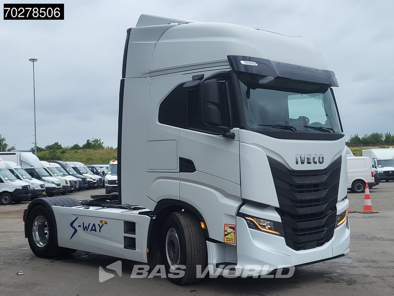 Iveco S-Way 570 S-Way 4X2 Retarder 2x Tanks Standklima Navi Alcoa's - مقطورة السحب: صورة 3 Iveco S-Way 570 S-Way 4X2 Retarder 2x Tanks Standklima Navi Alcoa's - مقطورة السحب: صورة 3