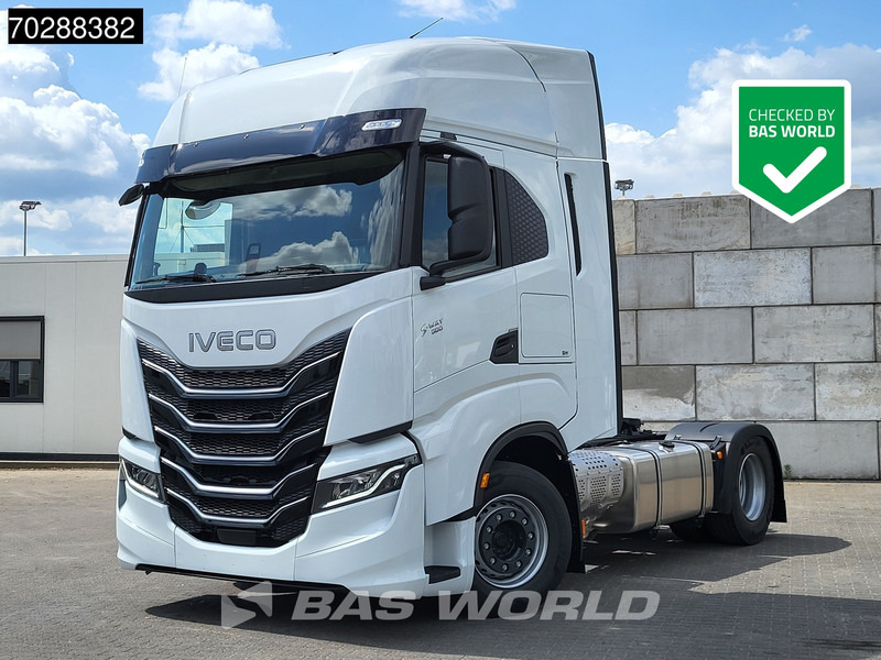 Iveco S-Way 580 4X2 NEW! 2x Tanks Navi ACC Standklima - مقطورة السحب: صورة 1 Iveco S-Way 580 4X2 NEW! 2x Tanks Navi ACC Standklima - مقطورة السحب: صورة 1
