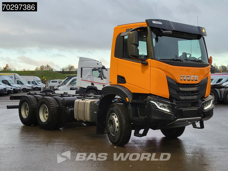 Iveco X-Way 420 6X4 NEW! OFF Chassis steelsuspension Automatic Euro 6 - شاحنة بهيكل معدني للمقصورة: صورة 3 Iveco X-Way 420 6X4 NEW! OFF Chassis steelsuspension Automatic Euro 6 - شاحنة بهيكل معدني للمقصورة: صورة 3