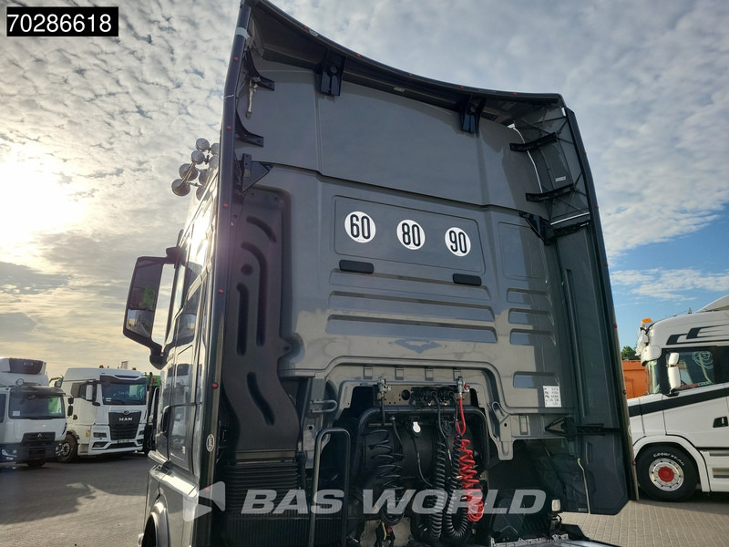 MAN TGX 18.520 4X2 Individual Lion S! GX Retarder Full-Air 2x Tanks Navi LED ACC Euro 6 - مقطورة السحب: صورة 3 MAN TGX 18.520 4X2 Individual Lion S! GX Retarder Full-Air 2x Tanks Navi LED ACC Euro 6 - مقطورة السحب: صورة 3