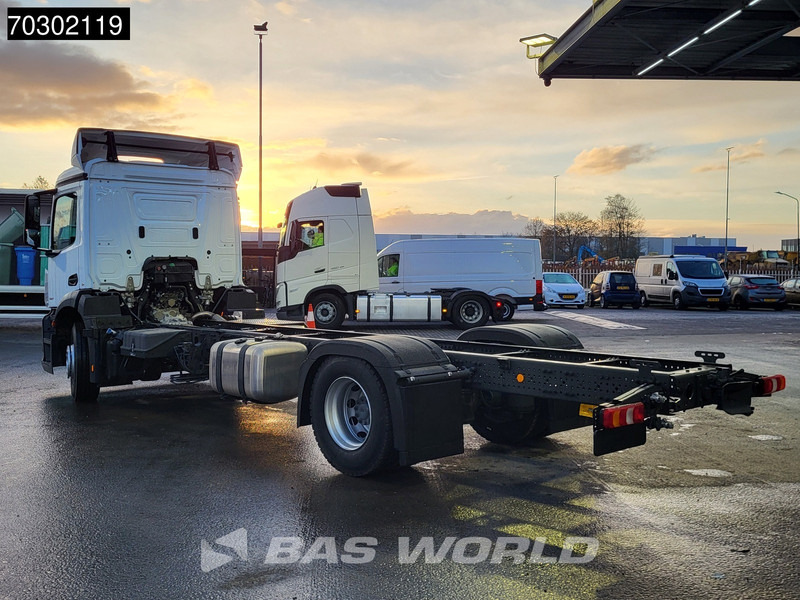 Mercedes-Benz Actros 1827 4X2 - شاحنة بهيكل معدني للمقصورة: صورة 2 Mercedes-Benz Actros 1827 4X2 - شاحنة بهيكل معدني للمقصورة: صورة 2
