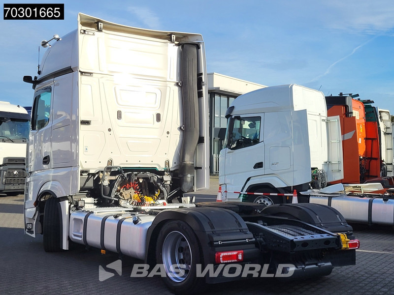 Mercedes-Benz Actros 1845 4X2 GigaSpace Mega Retarder 2xTanks ACC Standklima Euro 6 - رأس تريلا: صورة 2 Mercedes-Benz Actros 1845 4X2 GigaSpace Mega Retarder 2xTanks ACC Standklima Euro 6 - رأس تريلا: صورة 2