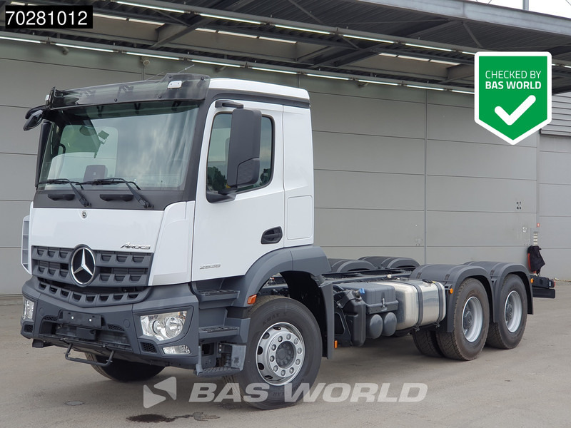 Mercedes-Benz Arocs 2636 6X4 NEW chassis Flange PTO Big-Axle Steelsuspension Euro 6 - شاحنة بهيكل معدني للمقصورة: صورة 1 Mercedes-Benz Arocs 2636 6X4 NEW chassis Flange PTO Big-Axle Steelsuspension Euro 6 - شاحنة بهيكل معدني للمقصورة: صورة 1