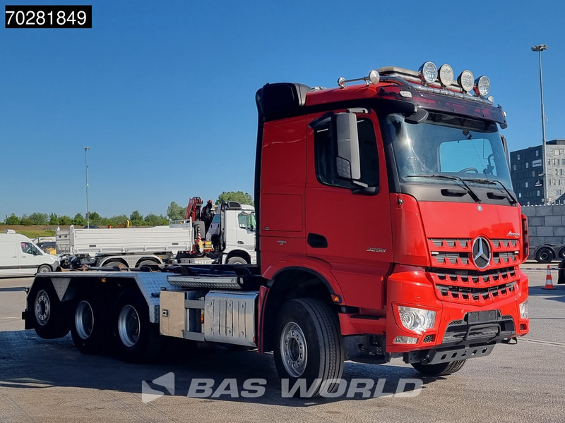 Mercedes-Benz Arocs 3258 8X4 24t Hiab XR24SL5924 Retarder Big-Axle Lift-Lenkachse Euro 6 - شاحنة برافعة خطافية: صورة 3 Mercedes-Benz Arocs 3258 8X4 24t Hiab XR24SL5924 Retarder Big-Axle Lift-Lenkachse Euro 6 - شاحنة برافعة خطافية: صورة 3