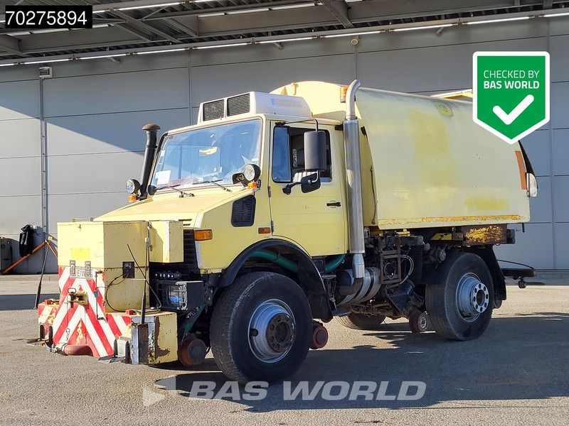 Mercedes-Benz Unimog 1650 4X4 Assaloni Vaccuum truck 4x4 Railway Manual Euro 2 - فراغ شاحنة: صورة 1 Mercedes-Benz Unimog 1650 4X4 Assaloni Vaccuum truck 4x4 Railway Manual Euro 2 - فراغ شاحنة: صورة 1