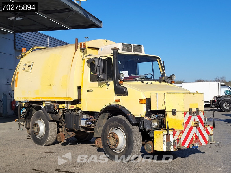 Mercedes-Benz Unimog 1650 4X4 Assaloni Vaccuum truck 4x4 Railway Manual Euro 2 - فراغ شاحنة: صورة 3 Mercedes-Benz Unimog 1650 4X4 Assaloni Vaccuum truck 4x4 Railway Manual Euro 2 - فراغ شاحنة: صورة 3