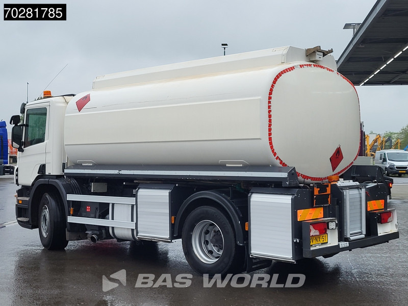 Scania P230 4X2 NL-Truck 3 compartments 16.300 Ltr ADR 3-Pedals Euro 5 - شاحنة صهريج: صورة 2 Scania P230 4X2 NL-Truck 3 compartments 16.300 Ltr ADR 3-Pedals Euro 5 - شاحنة صهريج: صورة 2