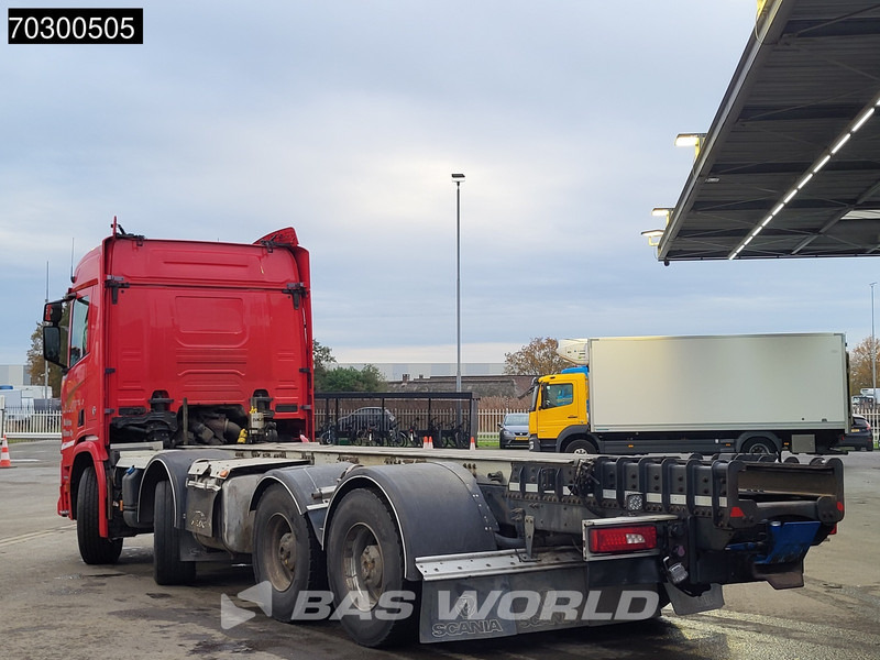 Scania R650 R 8X4 8x4 chassis Big-Axle Retarder Semi Automatic Euro 6 - شاحنة بهيكل معدني للمقصورة: صورة 2 Scania R650 R 8X4 8x4 chassis Big-Axle Retarder Semi Automatic Euro 6 - شاحنة بهيكل معدني للمقصورة: صورة 2
