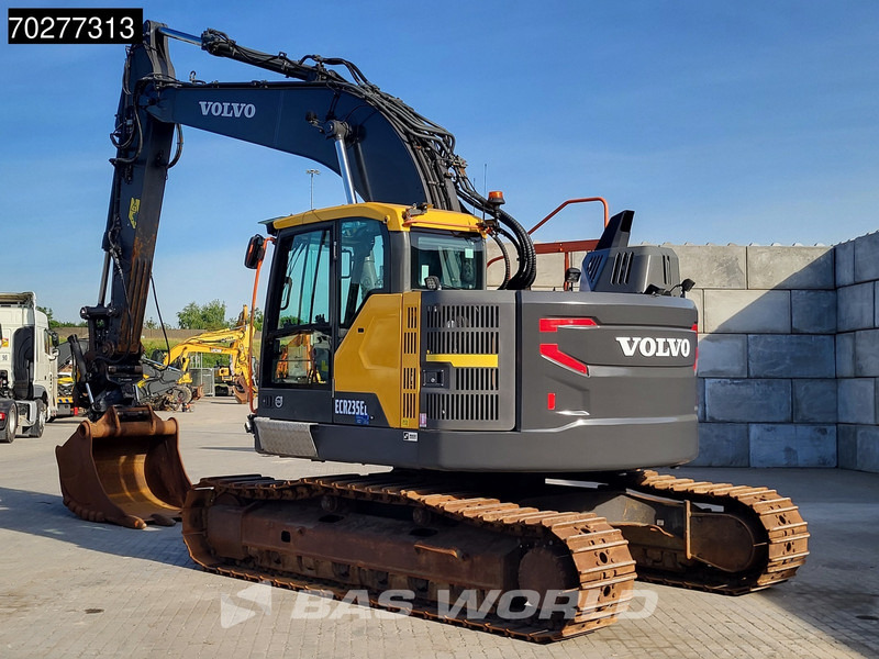 Volvo ECR235 E L - حفار زاحف: صورة 2 Volvo ECR235 E L - حفار زاحف: صورة 2