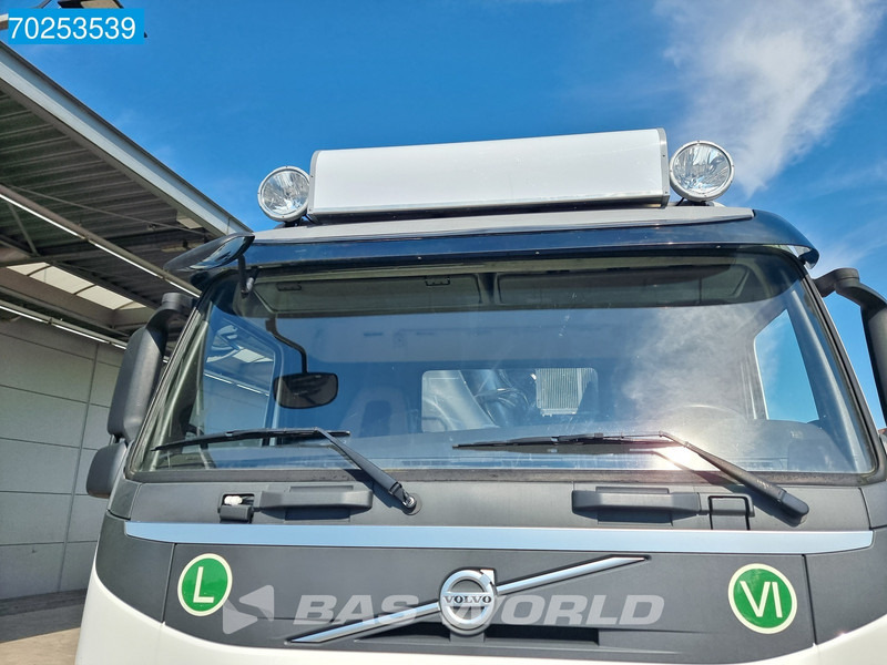 Interior photo 1: ناقلة حاويات/ شاحنة حاويات, شاحنة كرين Volvo FM 420 8X2 Repaired Damage Hiab X-Hipro 1058E-6 Kran Crane Lift-Lenkachse