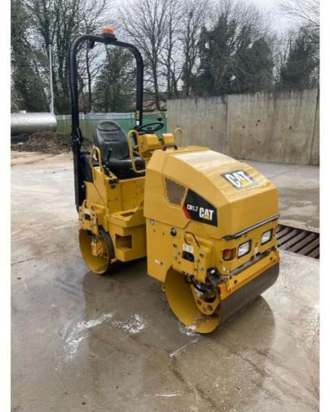 Caterpillar CB1.7 - رَصَّاص الطرق: صورة 2 Caterpillar CB1.7 - رَصَّاص الطرق: صورة 2