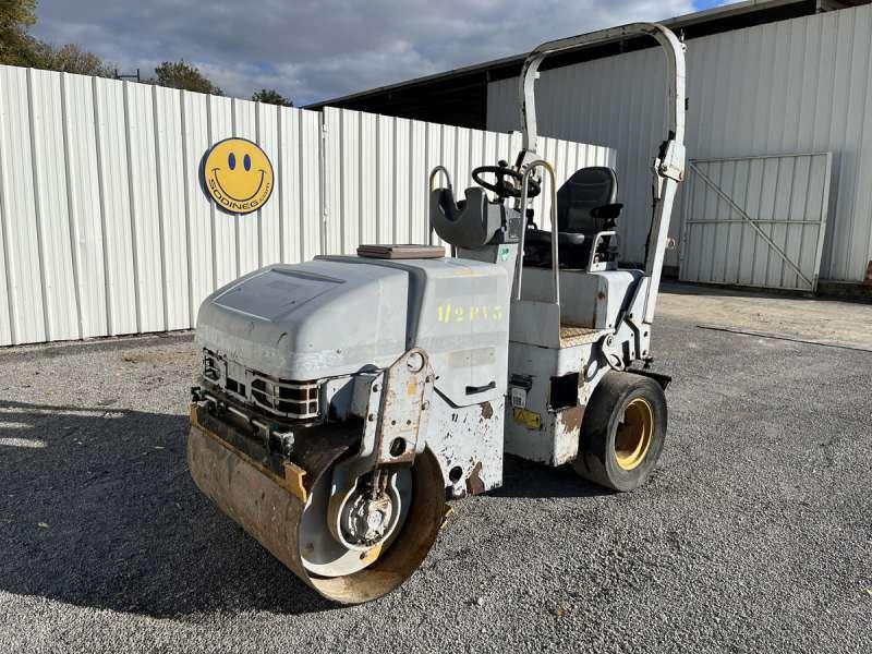 Caterpillar CB225E - رَصَّاص الطرق: صورة 2 Caterpillar CB225E - رَصَّاص الطرق: صورة 2