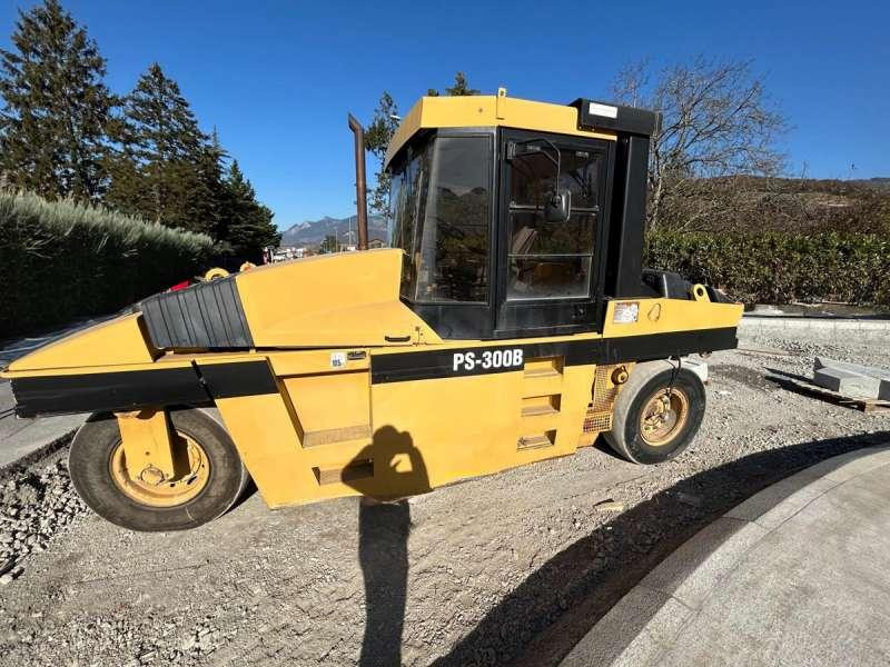 Caterpillar PS300B - رَصَّاص بعجلات مطاطية: صورة 3 Caterpillar PS300B - رَصَّاص بعجلات مطاطية: صورة 3