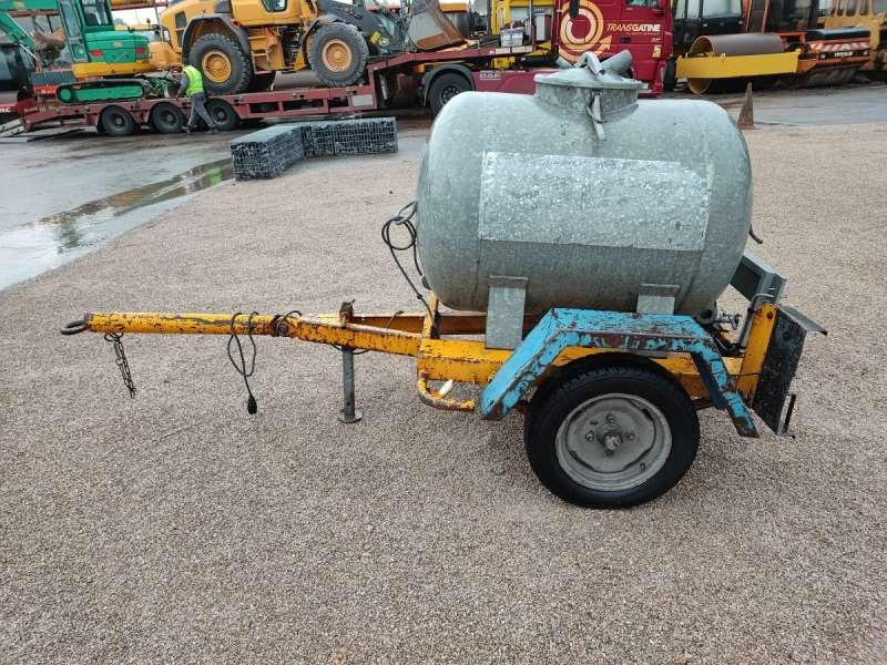 Courant Semi Citerne 500 LITRES A EAU - خزان: صورة 4 Courant Semi Citerne 500 LITRES A EAU - خزان: صورة 4