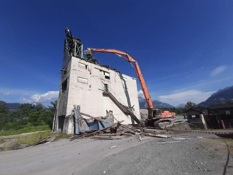 Hitachi EX400LC - حفار هدم: صورة 4 Hitachi EX400LC - حفار هدم: صورة 4