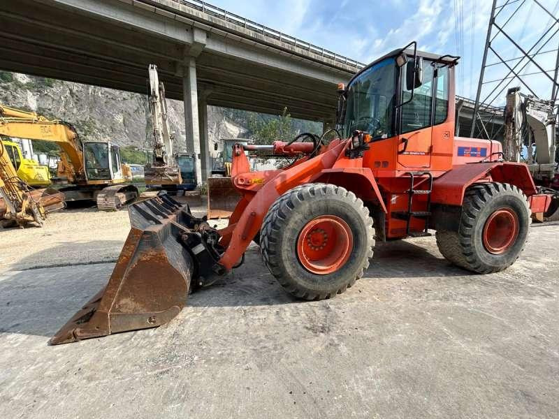 Hitachi W130A - اللودر بعجل: صورة 5 Hitachi W130A - اللودر بعجل: صورة 5