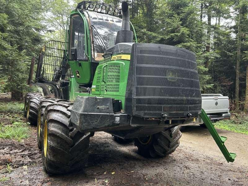 John Deere 1110G - جرار شحن جذوع أشجار الغابات: صورة 4 John Deere 1110G - جرار شحن جذوع أشجار الغابات: صورة 4