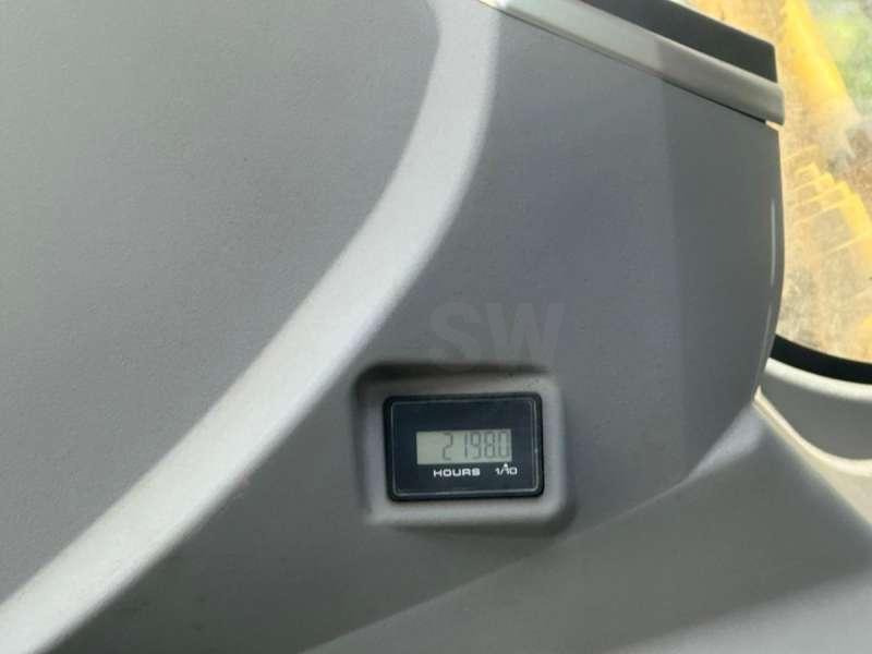 حفار زاحف Kobelco SK210LC-11: صورة 7