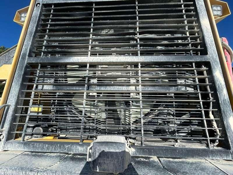 اللودر بعجل Komatsu WA600-8E0: صورة 36