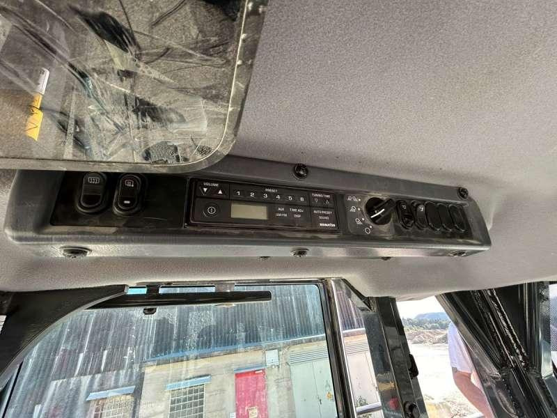اللودر بعجل Komatsu WA600-8E0: صورة 14