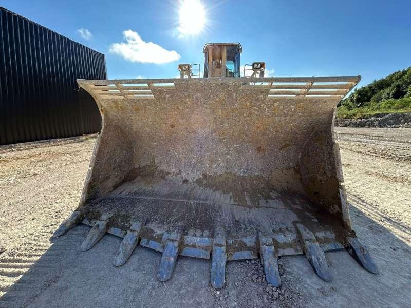اللودر بعجل Komatsu WA600-8E0: صورة 9