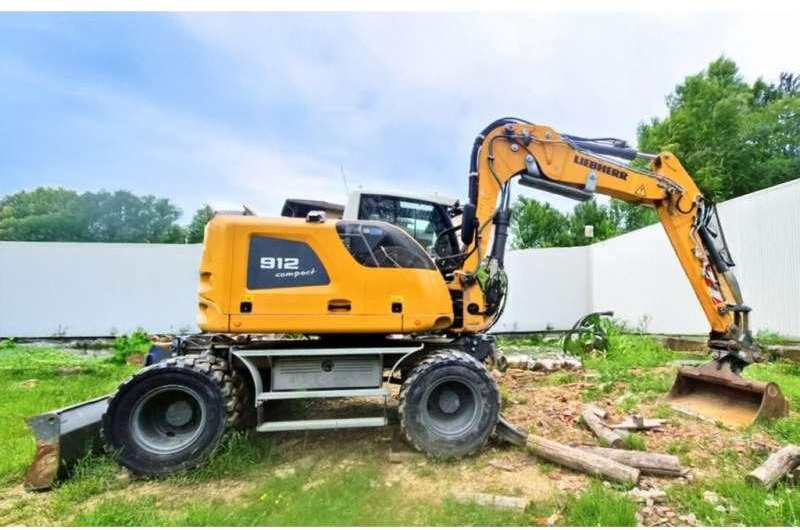 Liebherr A912 COMPACT - حفار ذو عجلات: صورة 2 Liebherr A912 COMPACT - حفار ذو عجلات: صورة 2