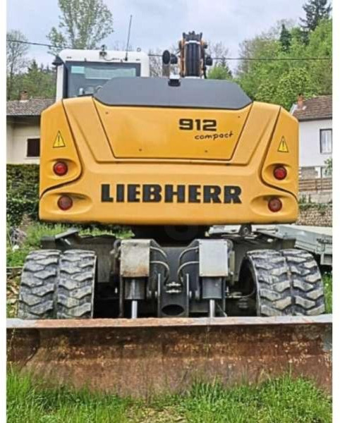 Liebherr A912 COMPACT - حفار ذو عجلات: صورة 4 Liebherr A912 COMPACT - حفار ذو عجلات: صورة 4