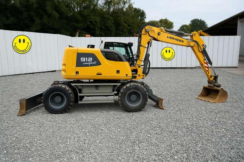 Liebherr A912 COMPACT - حفار ذو عجلات: صورة 1 Liebherr A912 COMPACT - حفار ذو عجلات: صورة 1