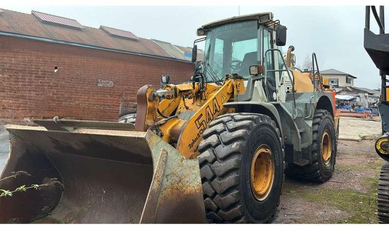 Liebherr L544 2PLUS2 - اللودر بعجل: صورة 1 Liebherr L544 2PLUS2 - اللودر بعجل: صورة 1