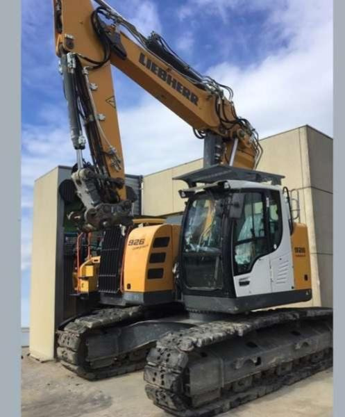 Liebherr R926 COMPACT - حفار زاحف: صورة 1 Liebherr R926 COMPACT - حفار زاحف: صورة 1