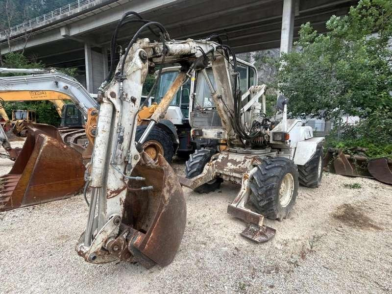 Mecalac 8CXI - حفار ذو عجلات: صورة 5 Mecalac 8CXI - حفار ذو عجلات: صورة 5