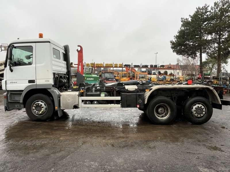 Mercedes ACTROS 2544 - شاحنة برافعة خطافية: صورة 4 Mercedes ACTROS 2544 - شاحنة برافعة خطافية: صورة 4