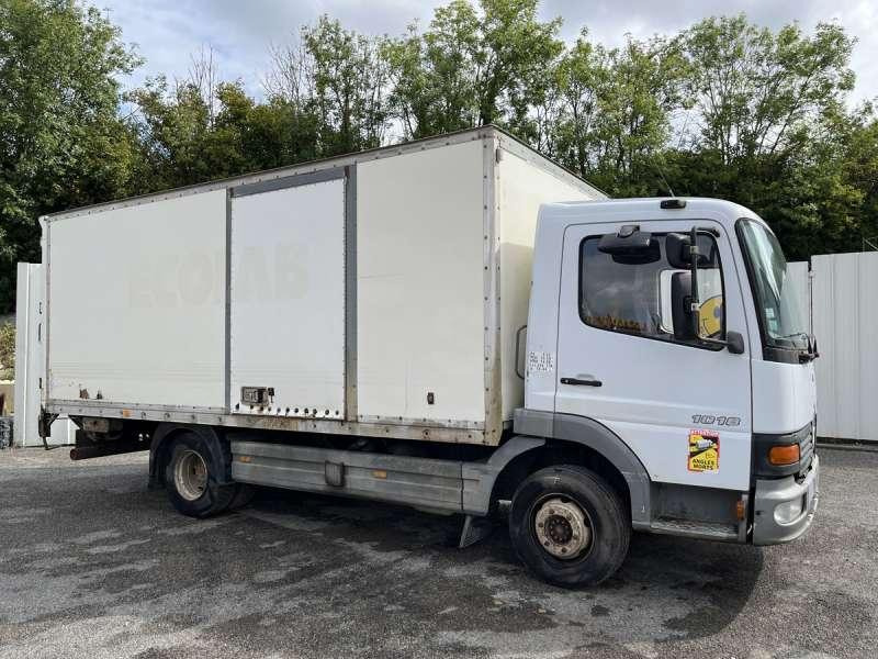 Mercedes ATEGO 1018 - شاحنة بهيكل معدني للمقصورة: صورة 1 Mercedes ATEGO 1018 - شاحنة بهيكل معدني للمقصورة: صورة 1