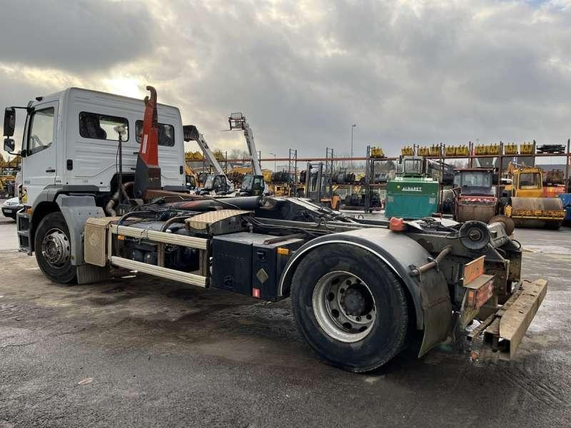 Mercedes AXOR 1833 - شاحنة برافعة خطافية: صورة 5 Mercedes AXOR 1833 - شاحنة برافعة خطافية: صورة 5