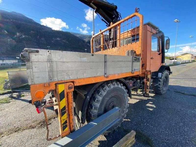 Mercedes UNIMOG U 140 MACHINE SUISSE - شاحنة قلاب: صورة 2 Mercedes UNIMOG U 140 MACHINE SUISSE - شاحنة قلاب: صورة 2