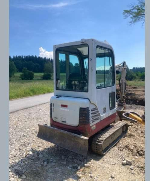 Takeuchi TB016 MACHINE SUISSE - حفار صغير: صورة 3 Takeuchi TB016 MACHINE SUISSE - حفار صغير: صورة 3