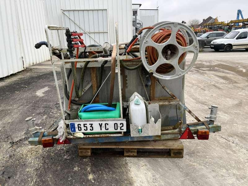 Tecnoma Matériel Agricole CUVE DE TRAITEMENT PHYTO - رشاش معلق على جرار: صورة 5 Tecnoma Matériel Agricole CUVE DE TRAITEMENT PHYTO - رشاش معلق على جرار: صورة 5