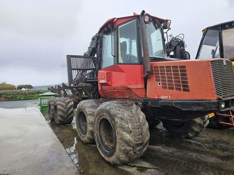 VALMET MATERIEL ESPACES VERTS / AGRICOLE / FORESTIER 840.4 - جرار غابات: صورة 2 VALMET MATERIEL ESPACES VERTS / AGRICOLE / FORESTIER 840.4 - جرار غابات: صورة 2