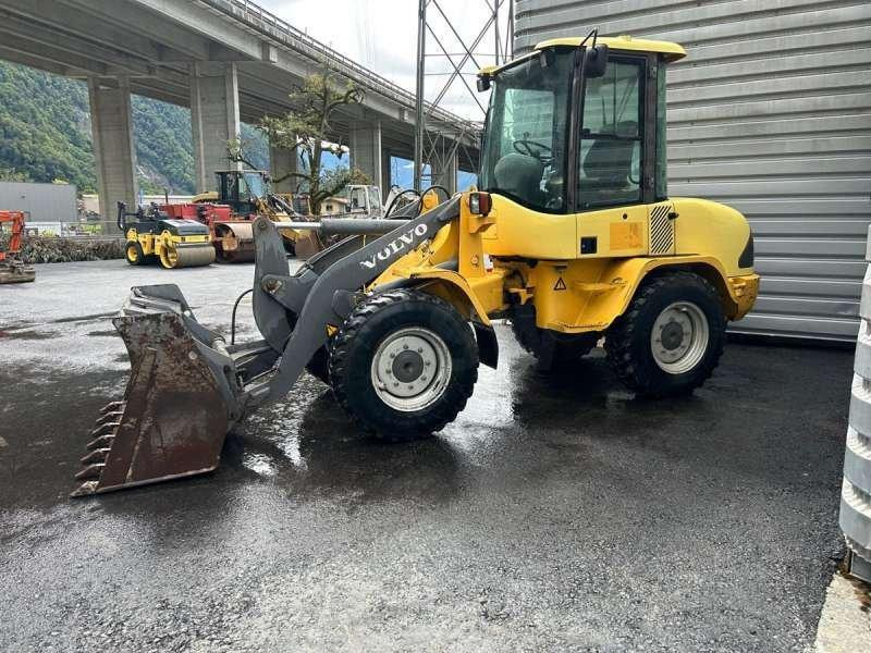 Volvo L30Z - لودر مفصلي صغير: صورة 5 Volvo L30Z - لودر مفصلي صغير: صورة 5