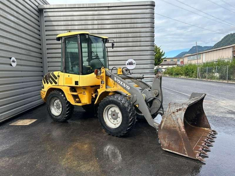 Volvo L30Z - لودر مفصلي صغير: صورة 1 Volvo L30Z - لودر مفصلي صغير: صورة 1