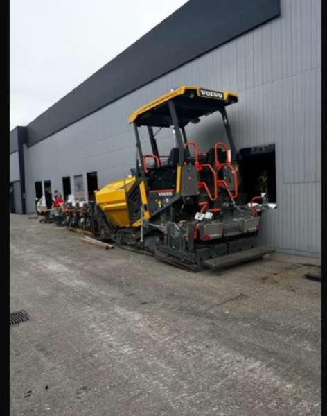 Volvo P2820D MACHINE SUISSE - راصف أسفلت: صورة 2 Volvo P2820D MACHINE SUISSE - راصف أسفلت: صورة 2