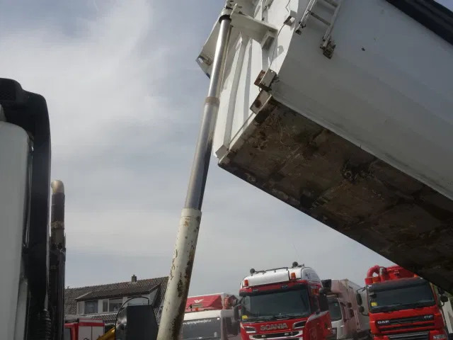 تأجير DAF CF 85-480 EURO3 8x4 TIPPER 20m3 DAF CF 85-480 EURO3 8x4 TIPPER 20m3: صورة 7